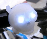 Lampka rowerowa przednia skull biała 2 white leds